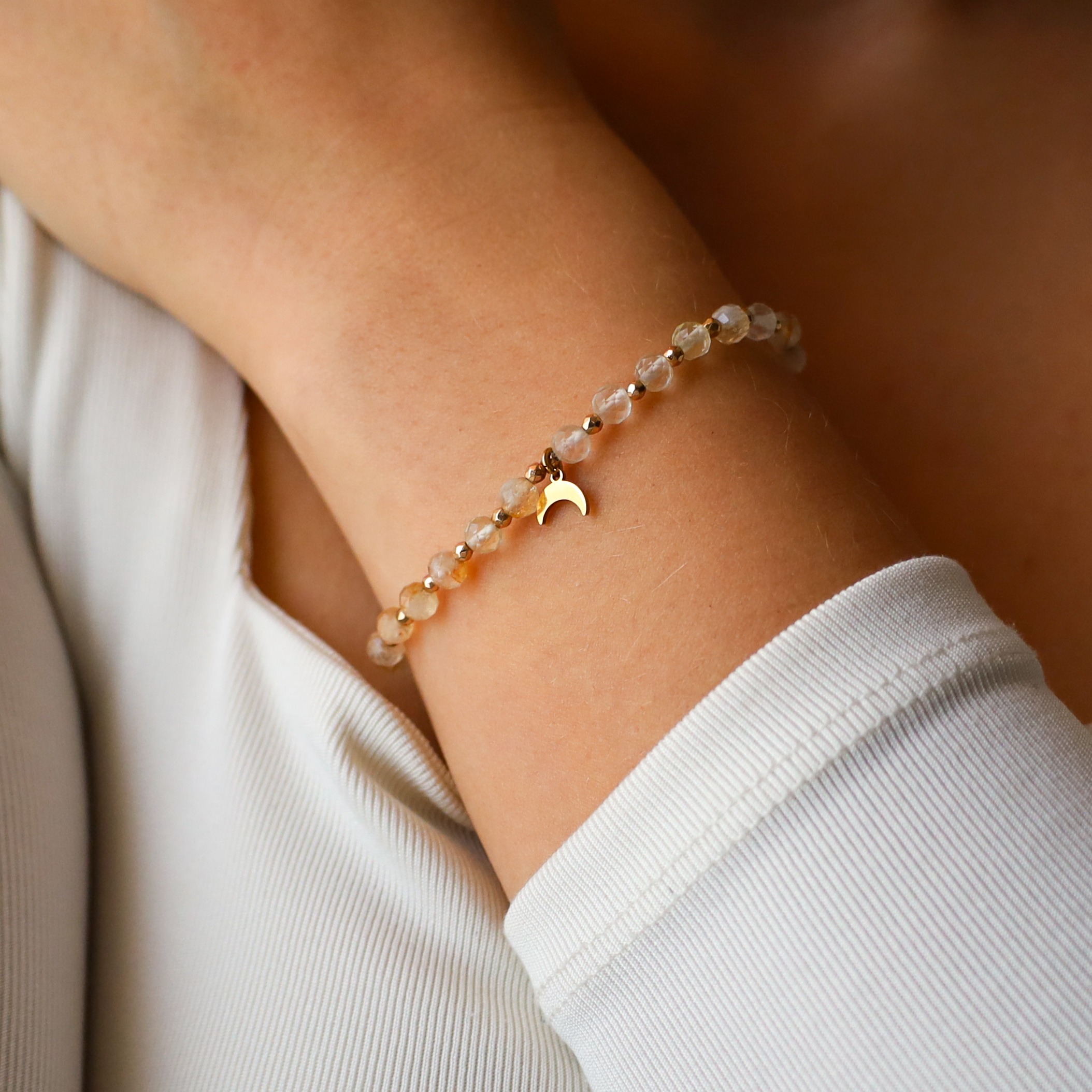 Bransoletka na gumce z zawieszką - cytryn